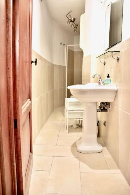 Belle Donne Historical Apartment - City Center Firenze Bagian luar foto