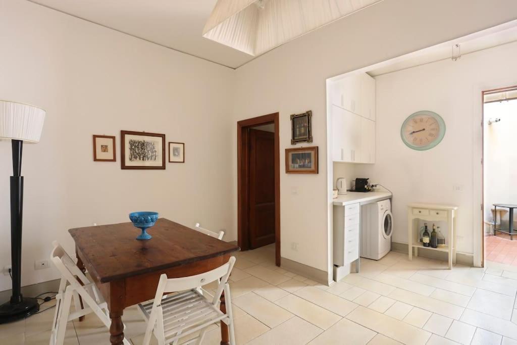Belle Donne Historical Apartment - City Center Firenze Bagian luar foto