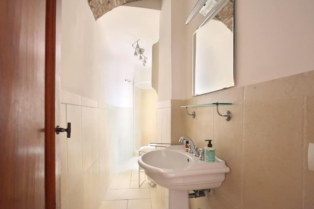 Belle Donne Historical Apartment - City Center Firenze Bagian luar foto